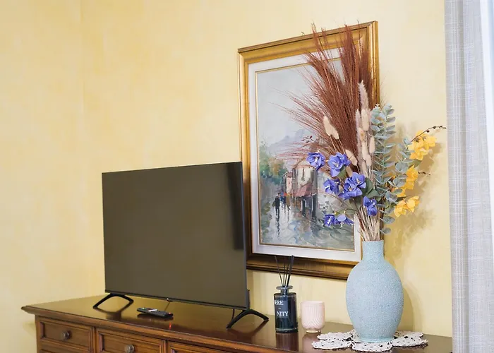 Guzzi Lovers: La Perfetta A Mandello * 曼代洛-德尔拉里奥