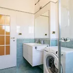 Guzzi Lovers: La Perfetta A Mandello Apartamento *