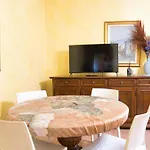 Guzzi Lovers: La Perfetta A Mandello Apartamento *