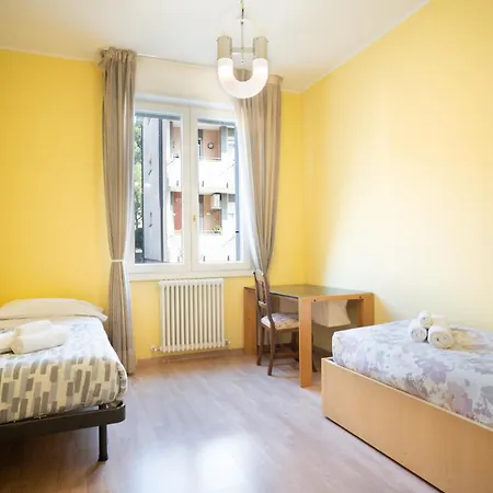 Spacious At Apartment