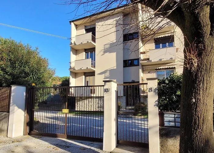 Guzzi Lovers: La Perfetta A Mandello Apartament *