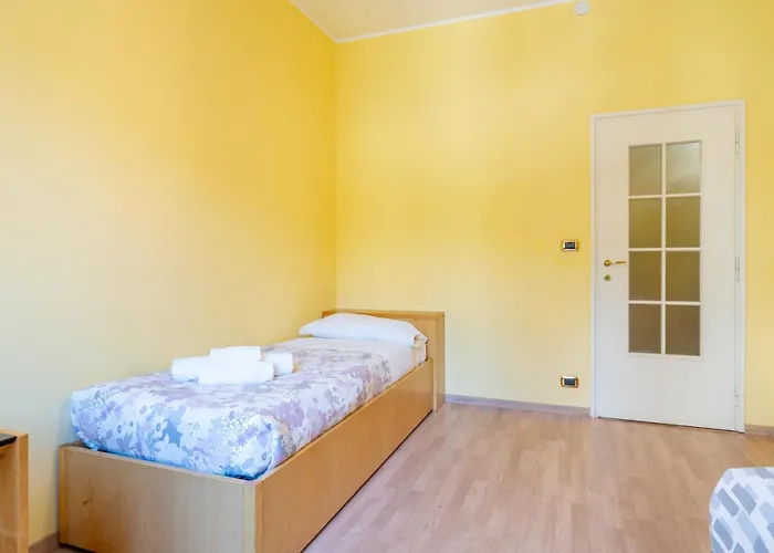 Guzzi Lovers: La Perfetta A Mandello Apartament