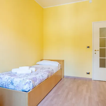 Guzzi Lovers: La Perfetta A Mandello Apartamento